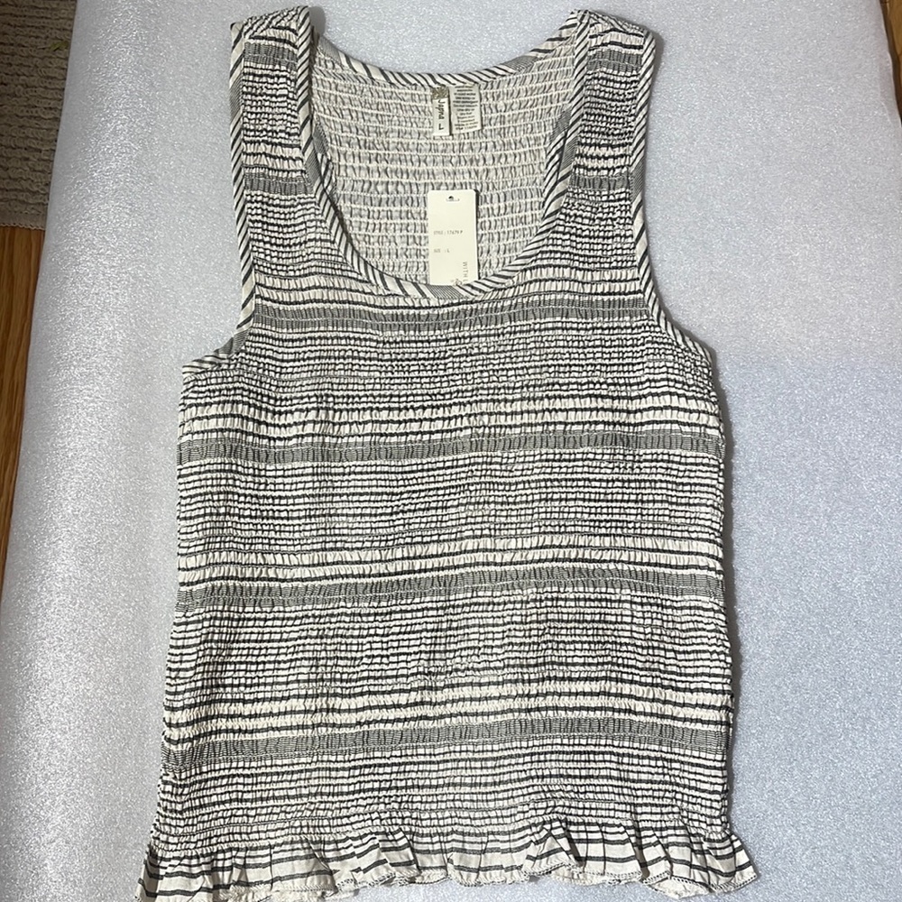 ❤️2/$15 or 3/$21❤️ NWT Japna Ruched Top, Size Large